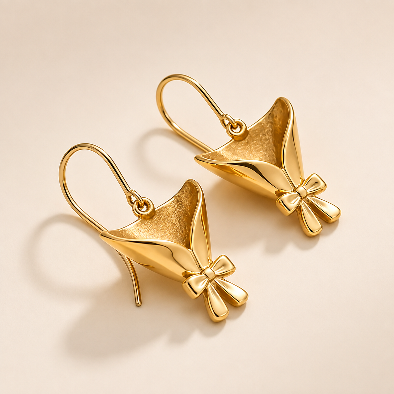 DAISY BOUTIQUE GOLD DANGLE EARRINGS