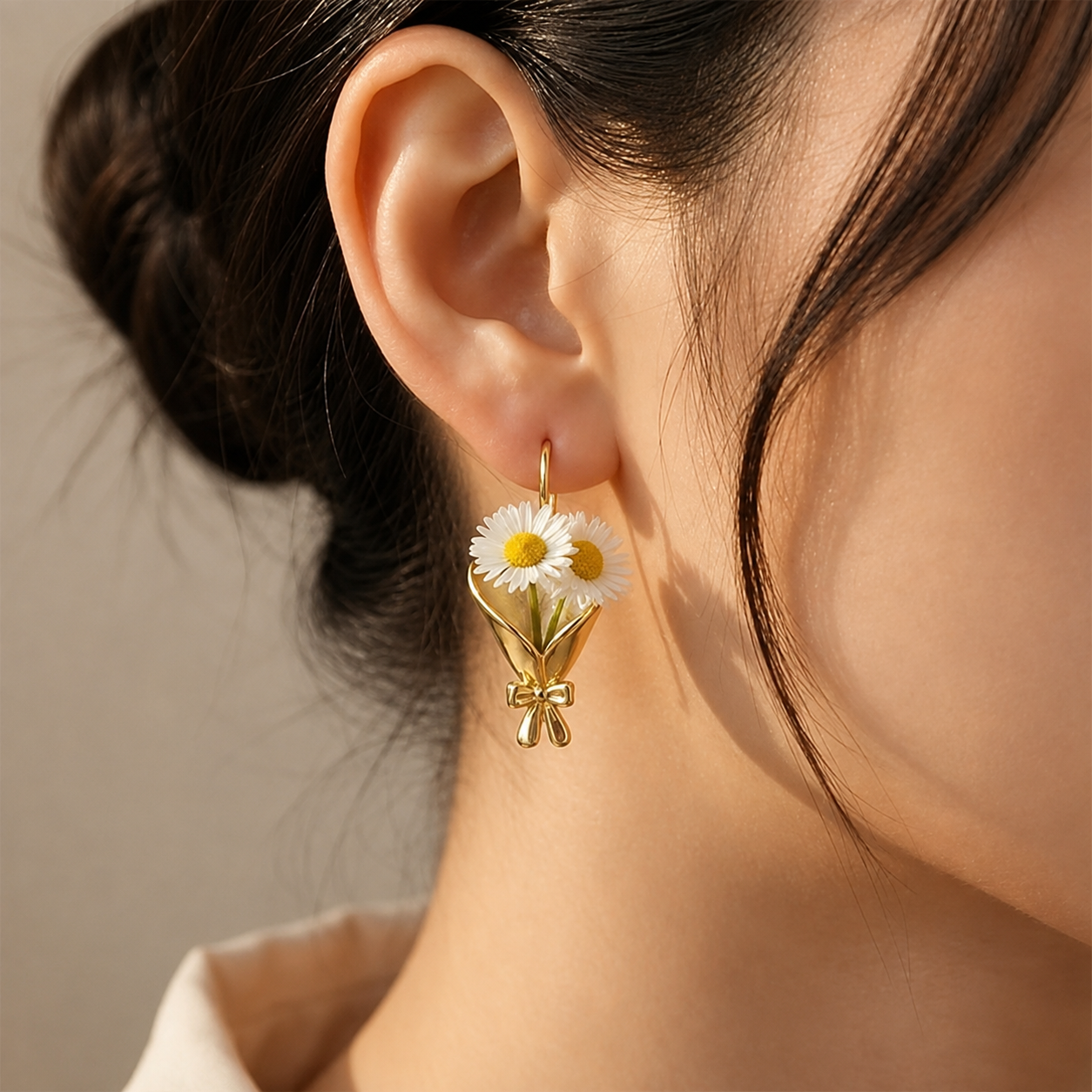 DAISY BOUTIQUE GOLD DANGLE EARRINGS