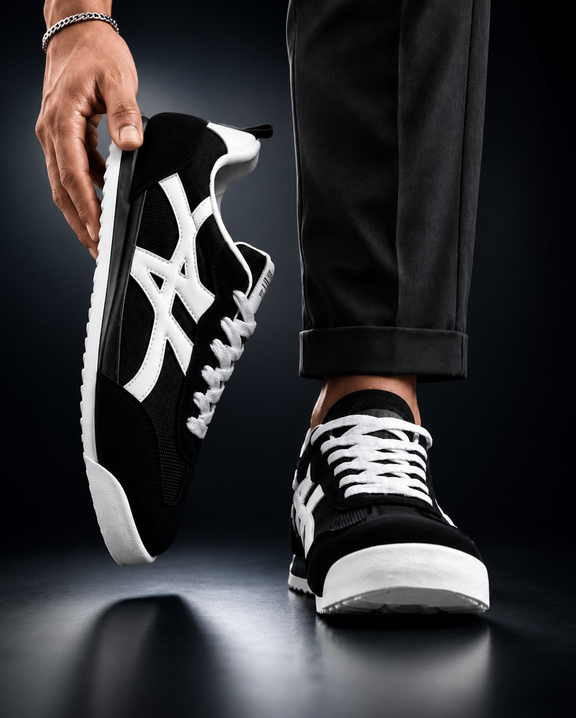 LIGHTWEIGHT CASUAL SNEAKERS